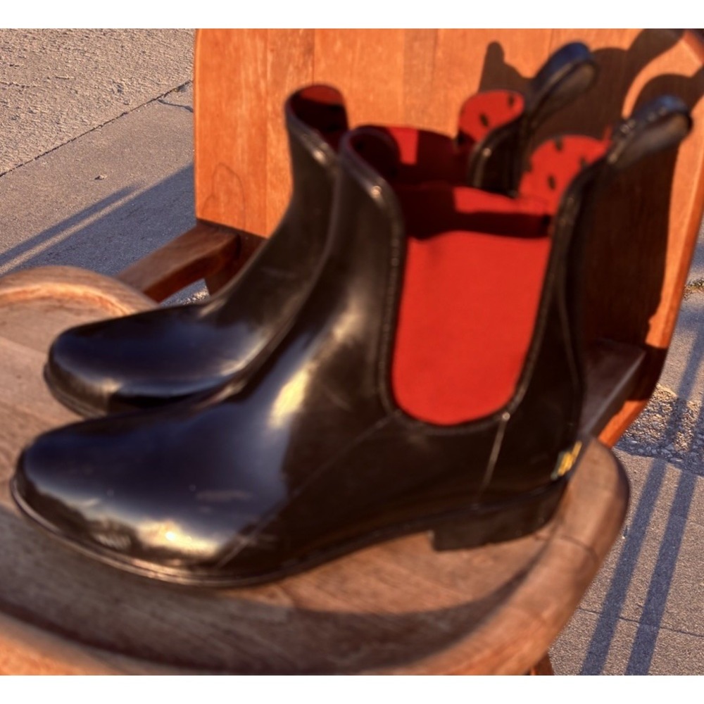 RALPH LAUREN Womens Size 7 Tally-Bo-Rai Rain‎ Boots Black Red Ankle Waterproof